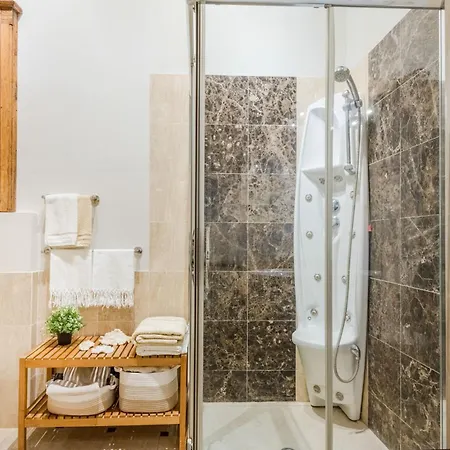 Garden Vista Charming 2 Bedrooms 2 Bathrooms Lucca